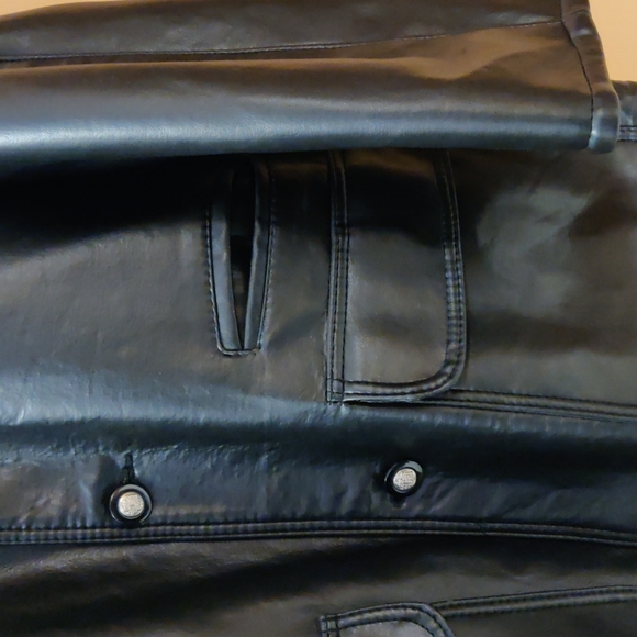 Men's Black Leather Jacket - Picture 5 of 13